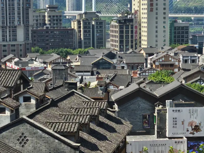 活动主视觉设计新趋势：从静态舞台背景到沉浸式互动场景构建